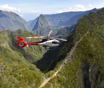 Un survol en hélicoptère de la Réunion