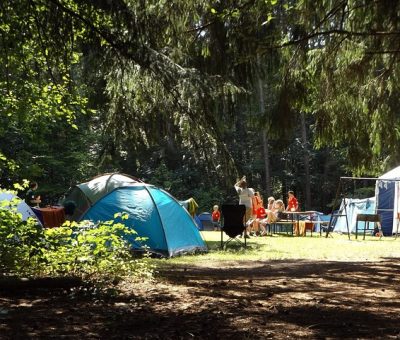 Camping à la plage en France Le Raguene