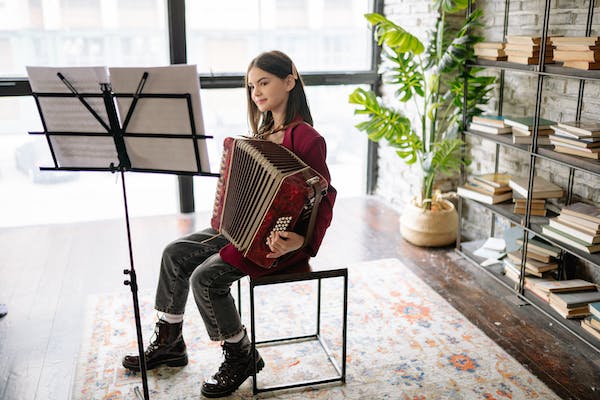 Jouer de l'accordéon